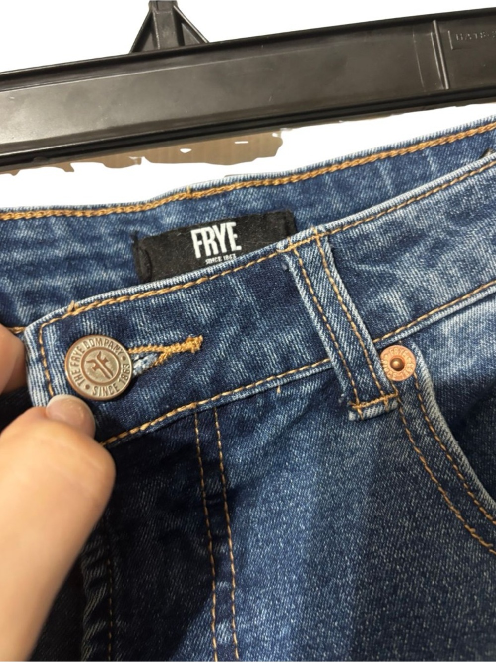 Frye Relaxed women’s Jeans - Picture 2 of 6
